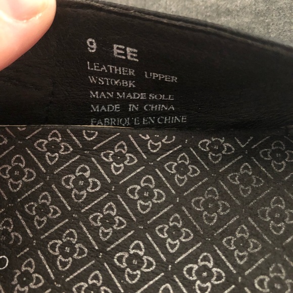 Aravon Mary Janes - Size 9 - Picture 7 of 13